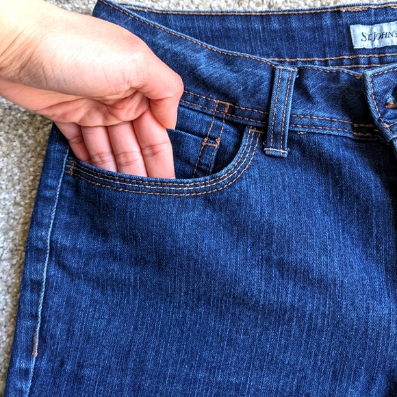 (2/$25) St John's Bay cropped blue jeans knee-length denim shorts - Picture 5 of 14